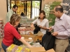 Vrijwilligers in Damascus pakken hulppakketten in